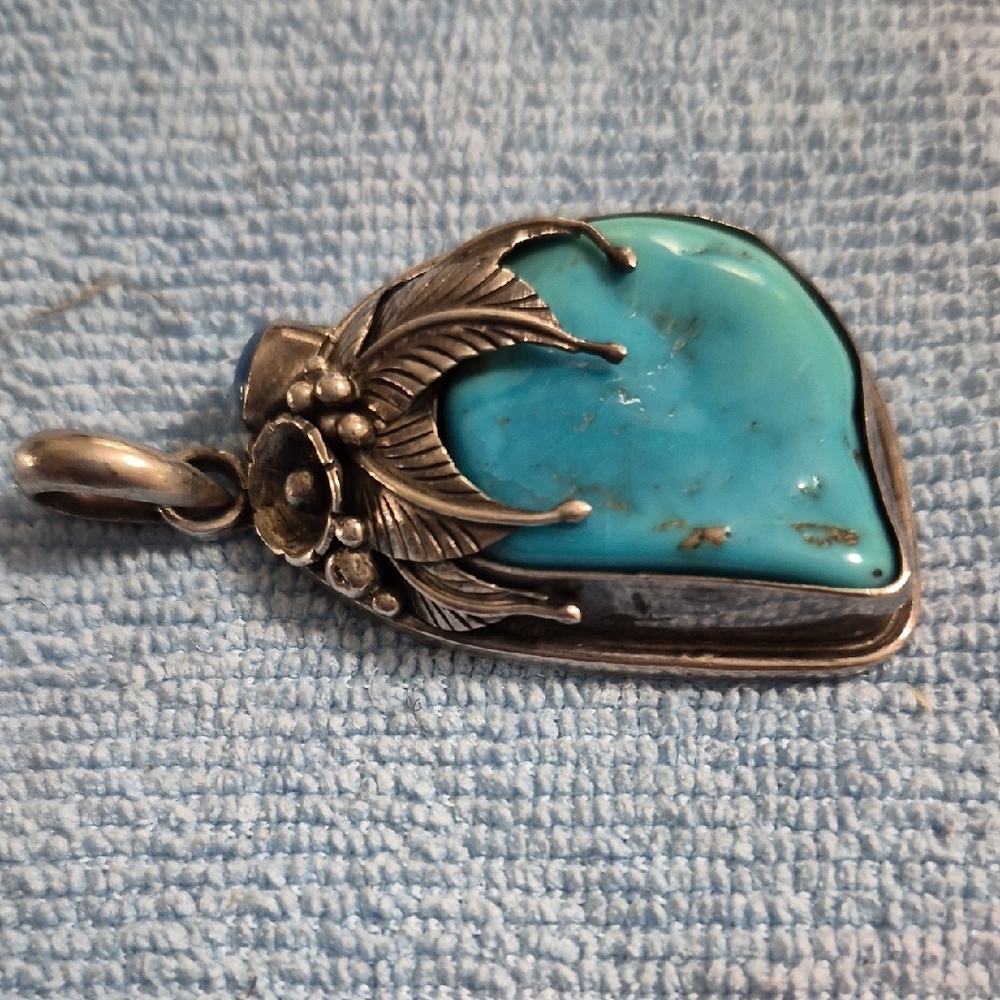 Turquoise Silver Pendant - Picture 10 of 16